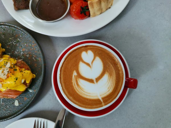 Guide pratique : choisir des ceintures élégantes pour sublimer votre robe fluide